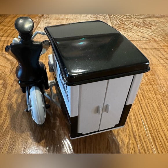 Vintage See's Candies Motorcycle Delivery Truck With Sidecar and Driver Diecast - Picture 8 of 11